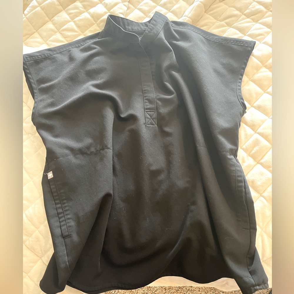 Black figs, Rafaella top